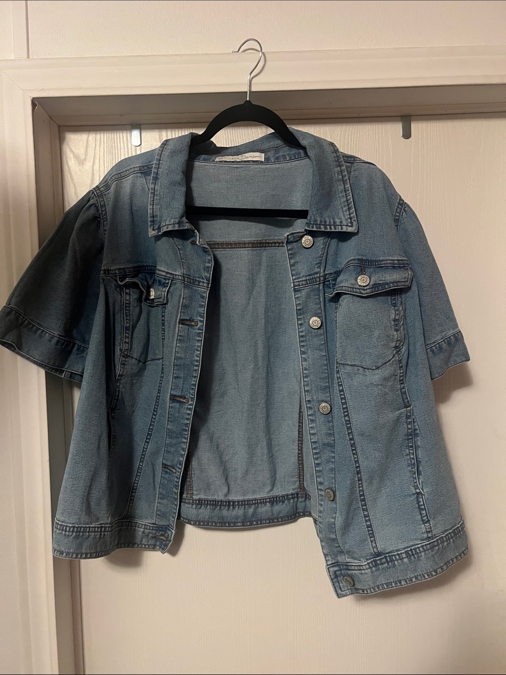 Light Blue Denim Short-Sleeve Jacket